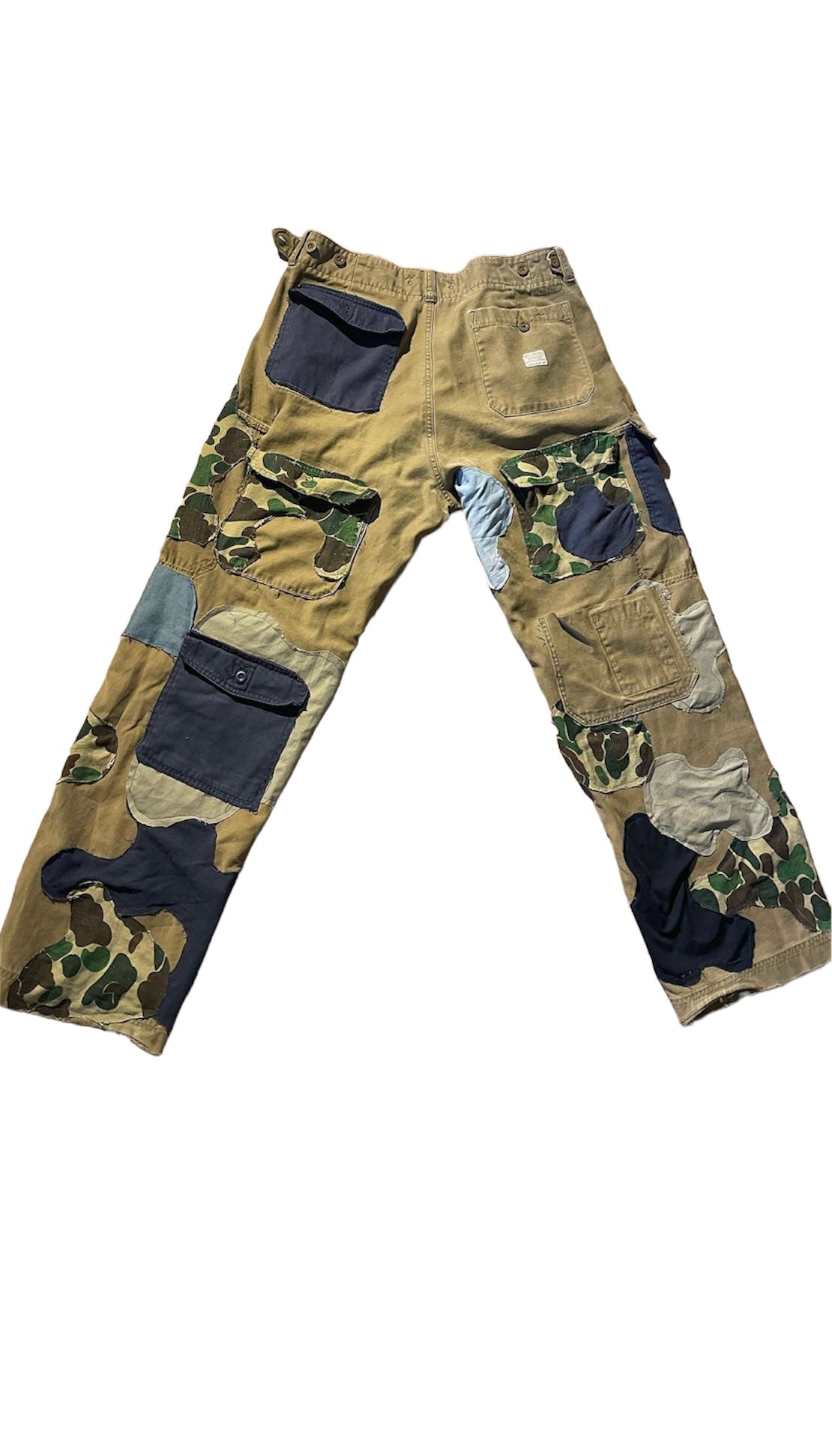 Aura Multi Layered Cargos